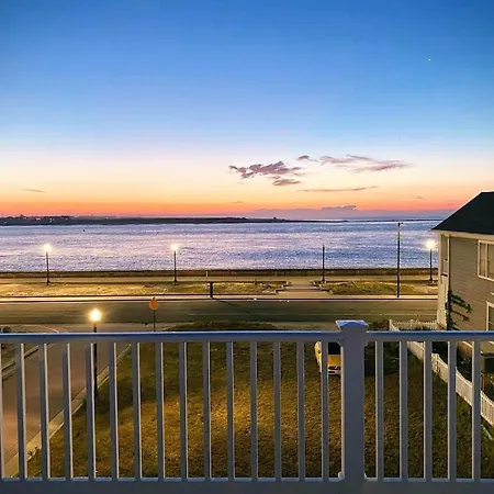 3 Bedroom Atlantic City House Steps From Boardwalk, Beach, Shopping , Nightlife. Exterior photo