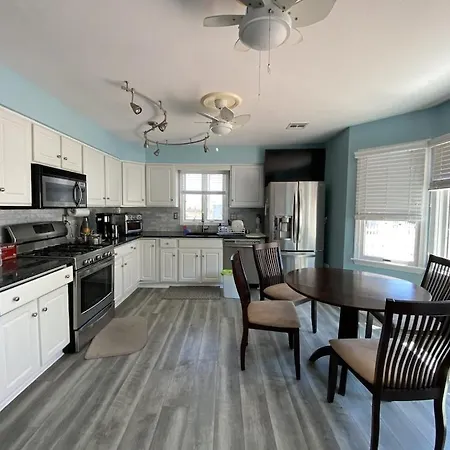 3 Bedroom Atlantic City House Steps From Boardwalk, Beach, Shopping , Nightlife. Exterior photo