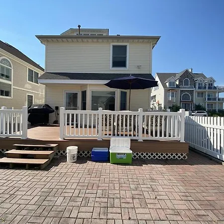 3 Bedroom Atlantic City House Steps From Boardwalk, Beach, Shopping , Nightlife. Exterior photo