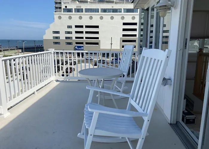 3 Bedroom Atlantic City House Steps From Boardwalk, Beach, Shopping , Nightlife.