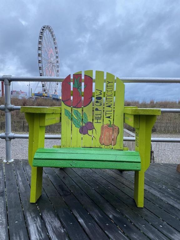 3 Bedroom Atlantic House Steps From Boardwalk, Beach, Shopping , Nightlife. * Atlantic City