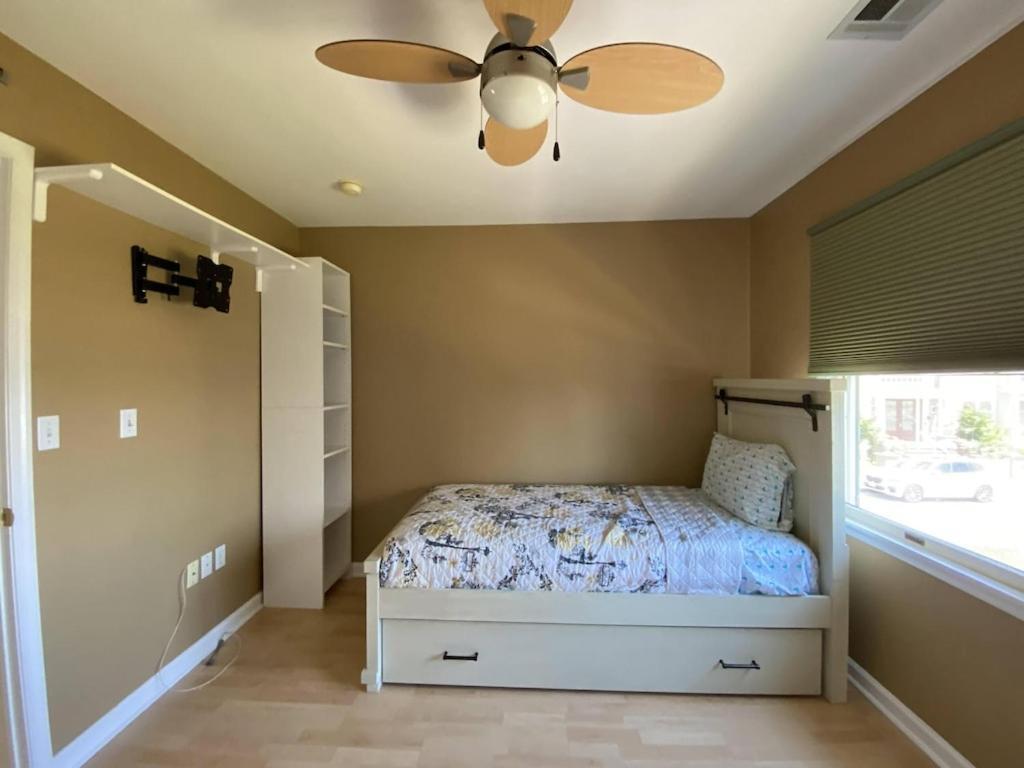 Сasa de vacaciones 3 Bedroom Atlantic House Steps From Boardwalk, Beach, Shopping , Nightlife. Atlantic City